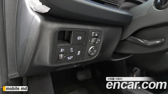 2025 Hyundai IONIQ — photo 13
