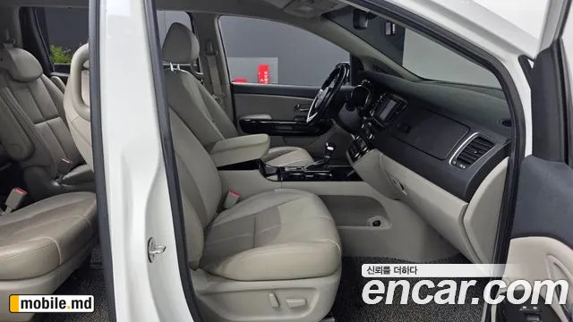 2019 Kia Canival — photo 11