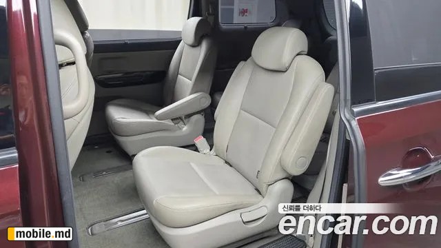 2018 Kia Canival — photo 12