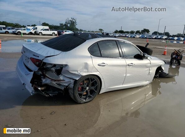 2021 Alfa Romeo Giulia — photo 3