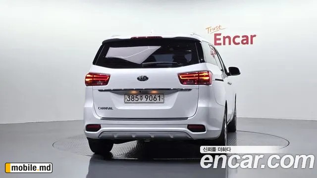2019 Kia Canival — photo 4