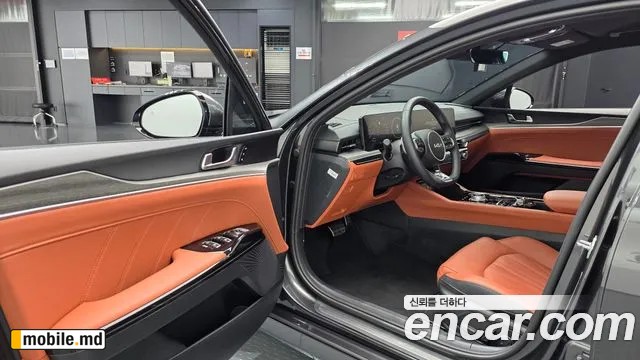 2025 Kia K5 — photo 10
