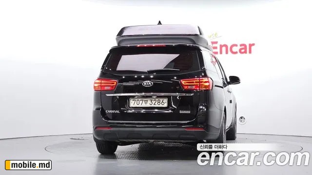 2019 Kia Canival — photo 4