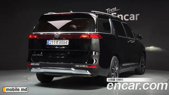 2021 Kia Canival — photo 2
