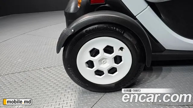 2020 Renault Twizy — photo 29