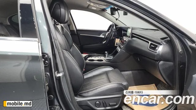 2019 Genesis G70 — photo 11
