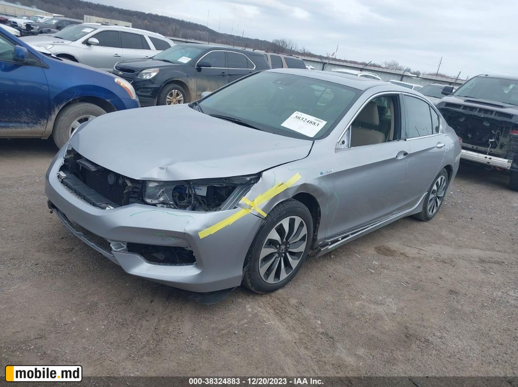 2017 Honda Accord — photo 2