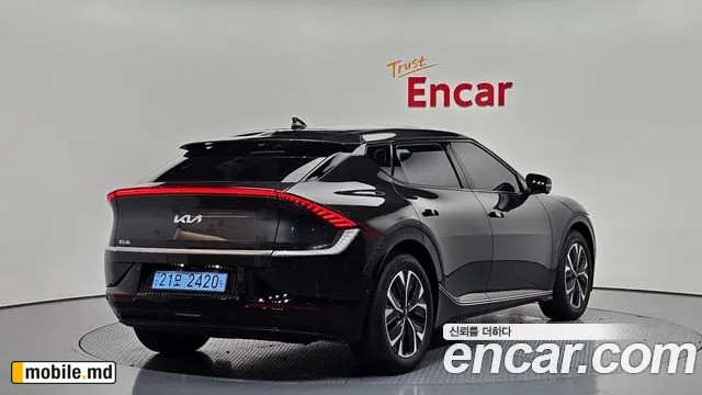 2023 Kia EV6 — photo 2