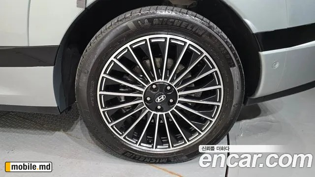 2025 Hyundai IONIQ — photo 21