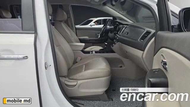 2018 Kia Canival — photo 10