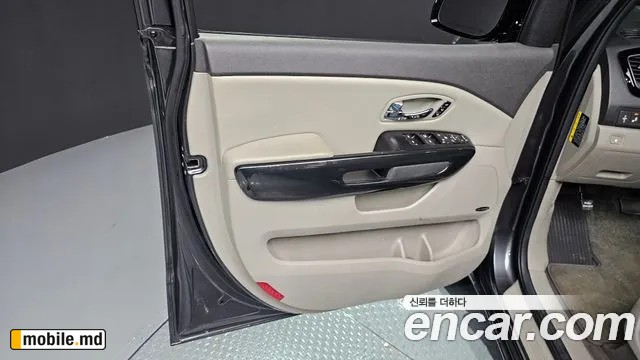 2016 Kia Canival — photo 24