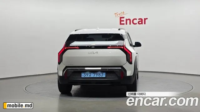 2025 Kia EV3 — photo 3