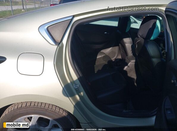2017 Chevrolet Volt — photo 8