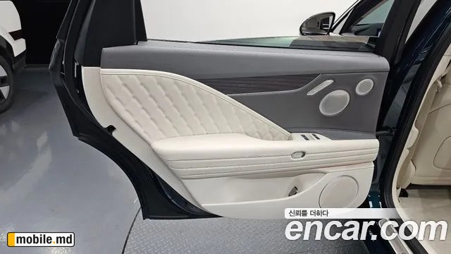 2025 Genesis G80 — photo 25