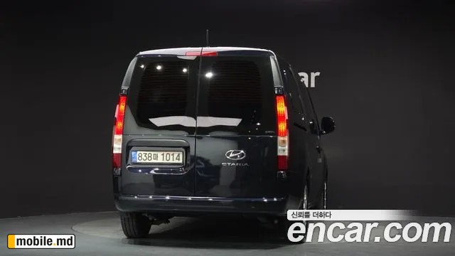 2023 Hyundai Staria — photo 4