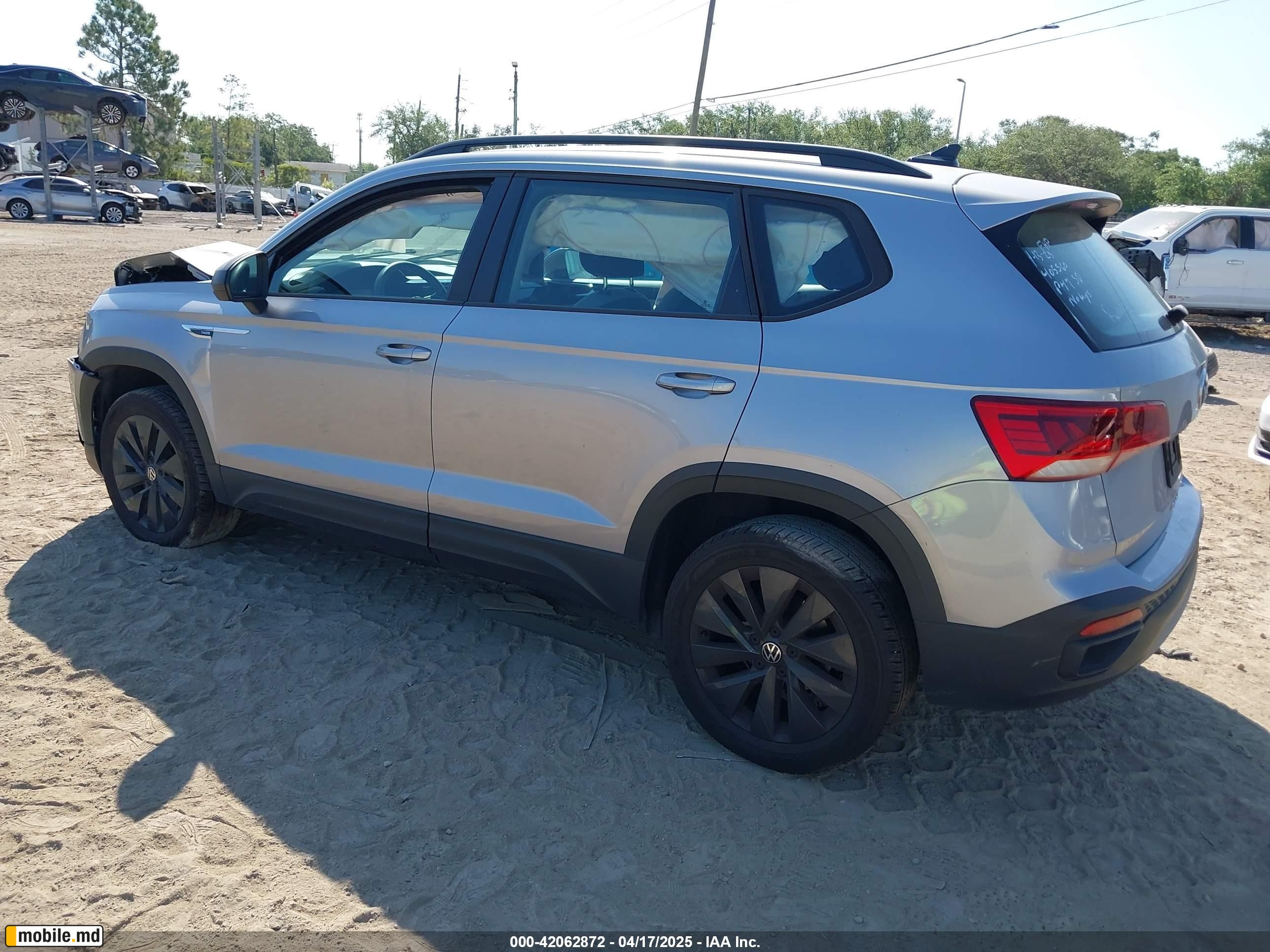 2023 Volkswagen Taos — photo 3
