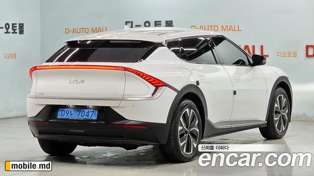 2022 Kia EV6 — photo 2
