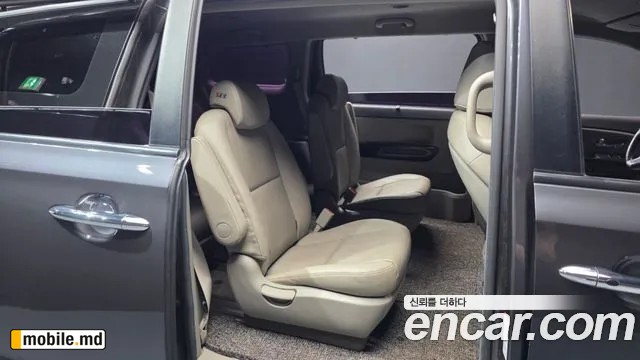2016 Kia Canival — photo 12