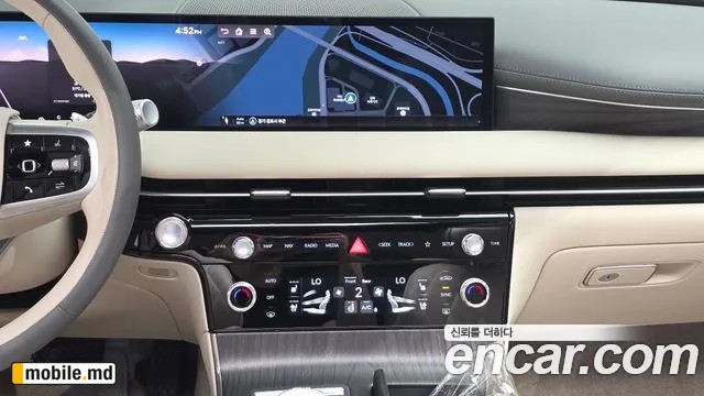 2025 Genesis G80 — photo 13