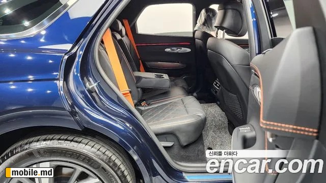 2025 Genesis GV70 — photo 12