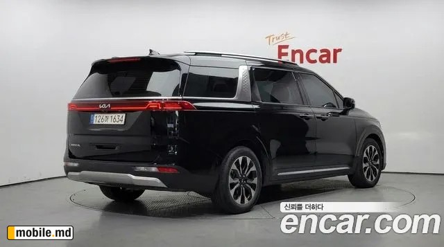 2022 Kia Canival — photo 2