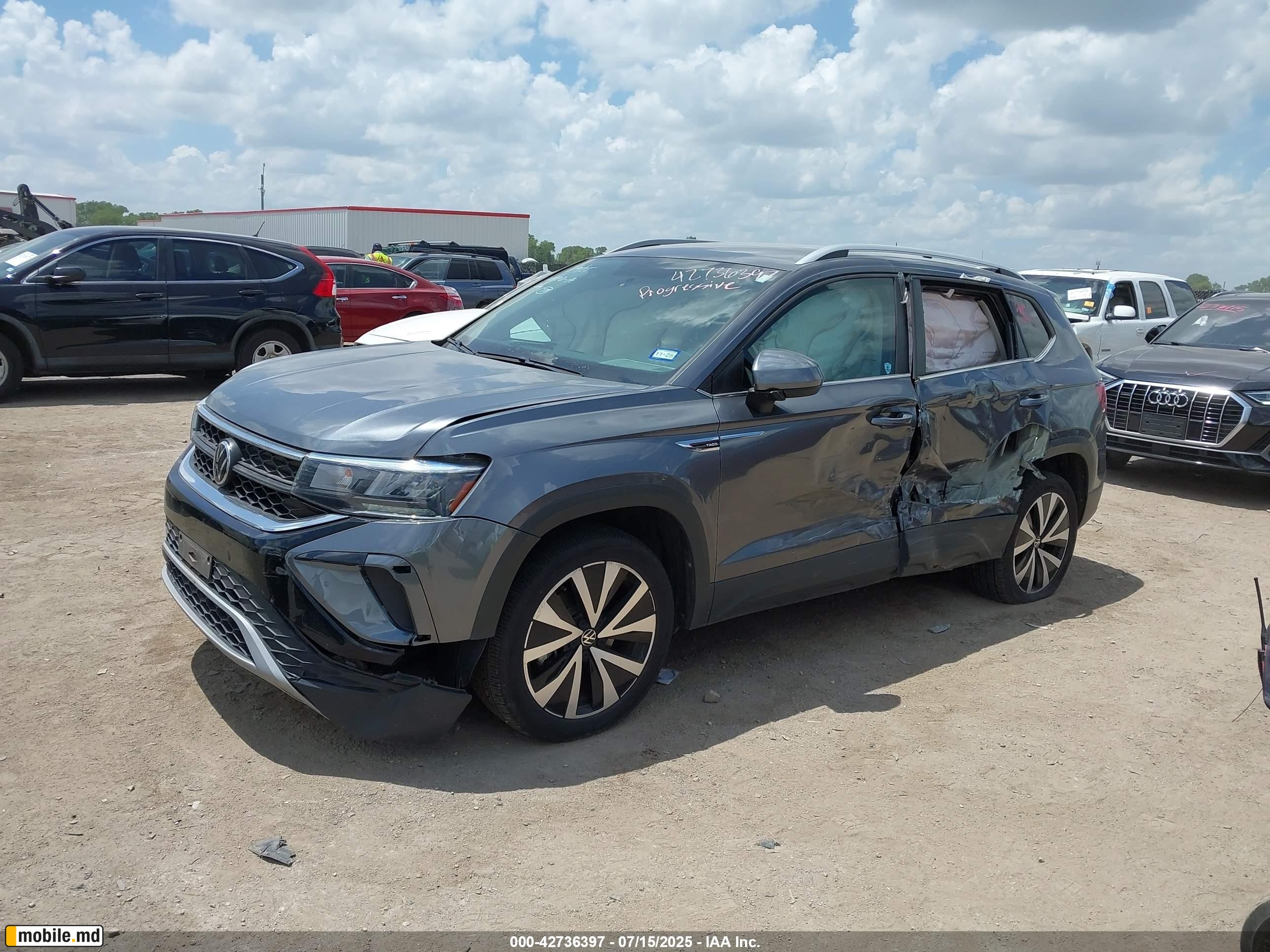 2022 Volkswagen Taos — photo 2