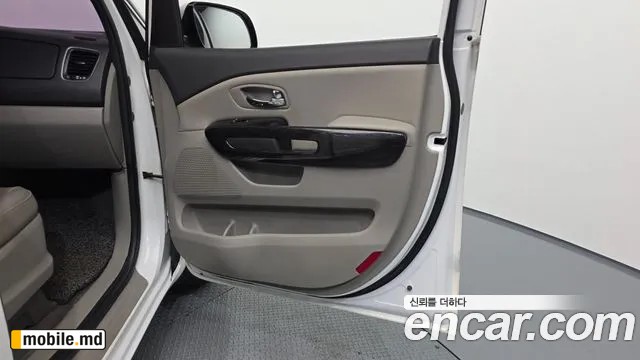 2017 Kia Canival — photo 24