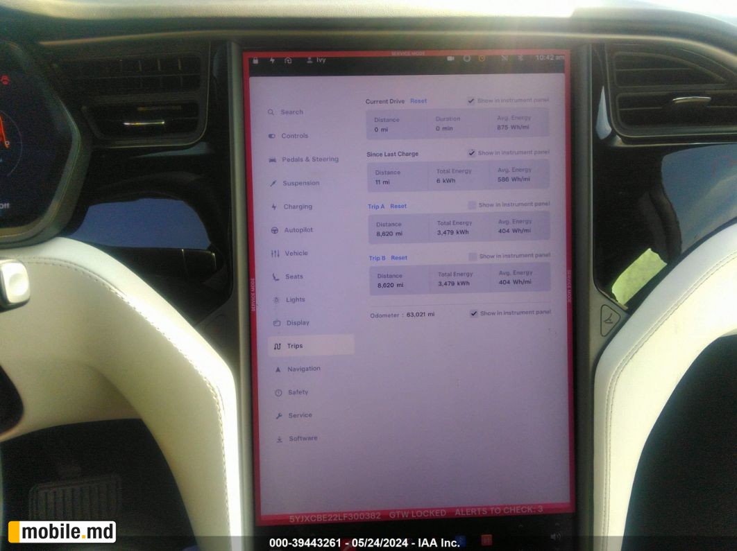 2020 Tesla Model X — photo 18