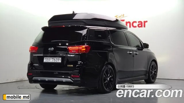 2019 Kia Canival — photo 2