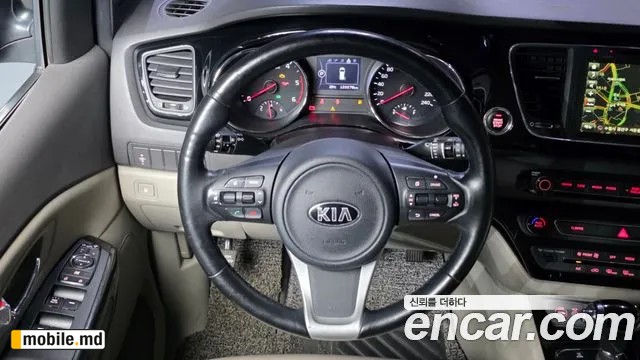 2016 Kia Canival — photo 13