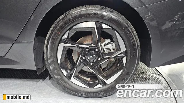 2025 Kia K5 — photo 21