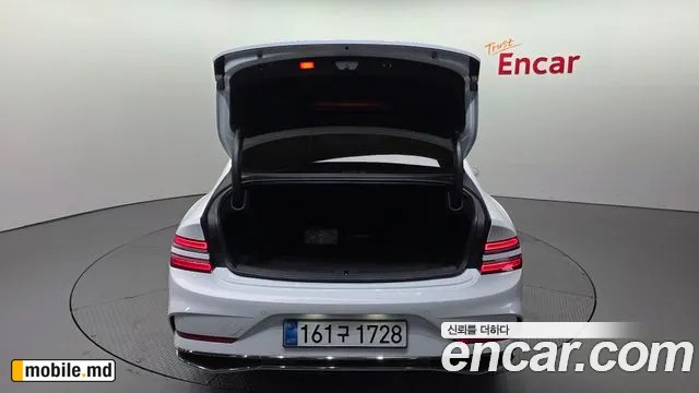 2026 Genesis G80 — photo 19