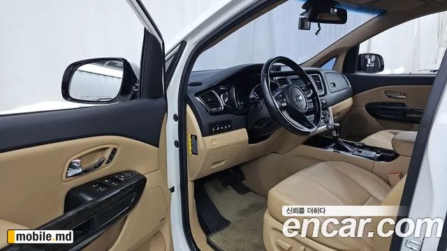 2019 Kia Canival — photo 10
