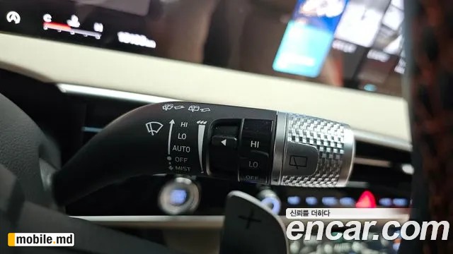2025 Genesis GV70 — photo 36