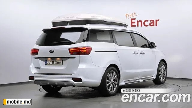 2020 Kia Canival — photo 2