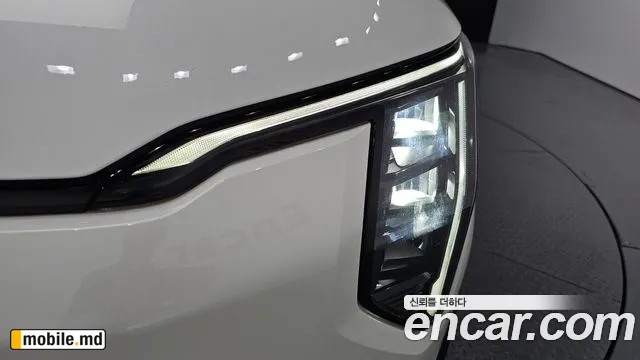 2025 Kia EV3 — photo 22