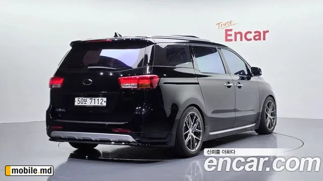 2018 Kia Canival — photo 2