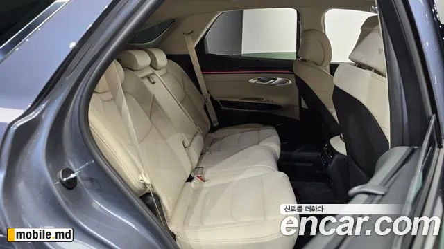 2025 Genesis GV70 — photo 11