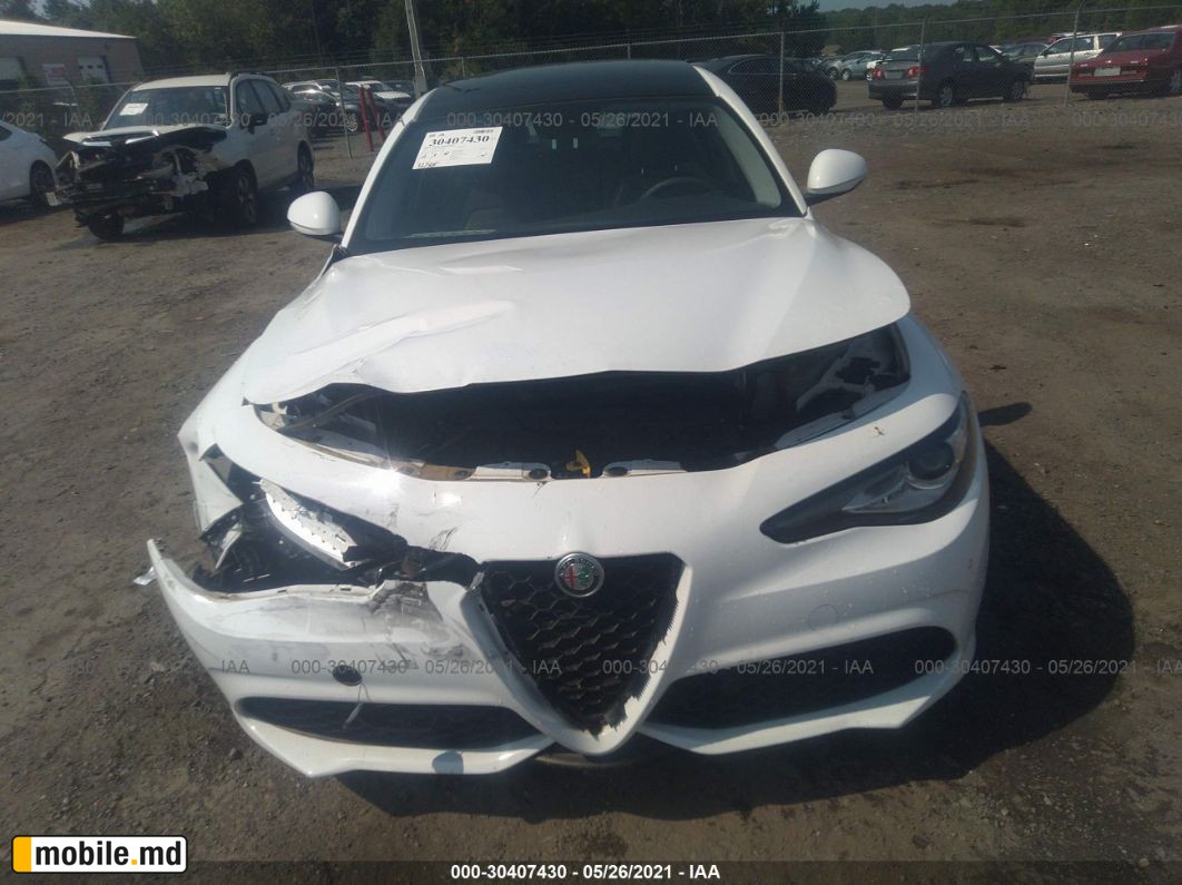 2017 Alfa Romeo Giulia — photo 6