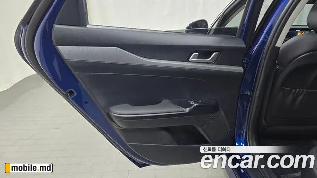 2025 Kia K5 — photo 25