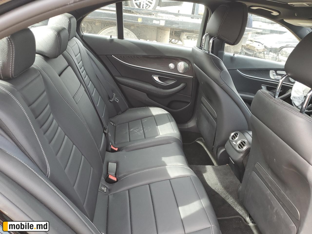 2018 Mercedes-Benz E 300 4Matic — photo 10