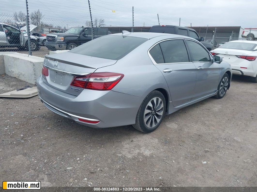 2017 Honda Accord — photo 4