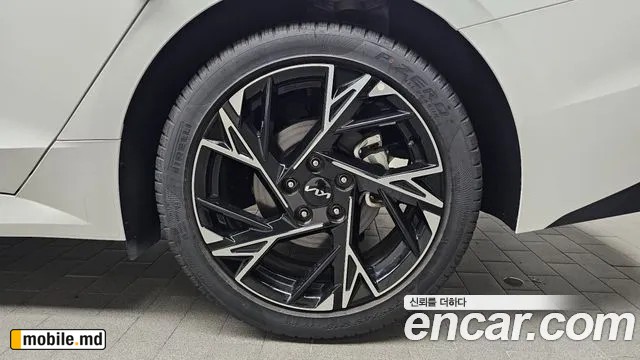 2025 Kia K5 — photo 22