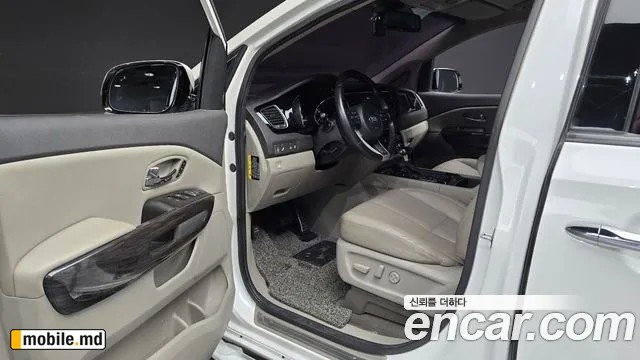 2018 Kia Canival — photo 10