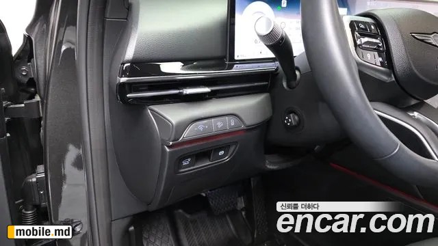 2025 Genesis GV80 — photo 13