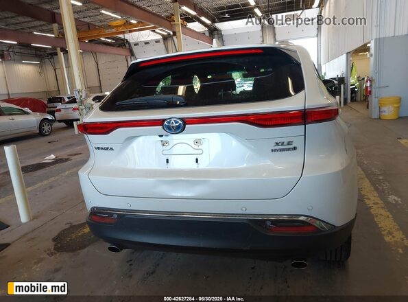 2021 Toyota Venza — photo 16