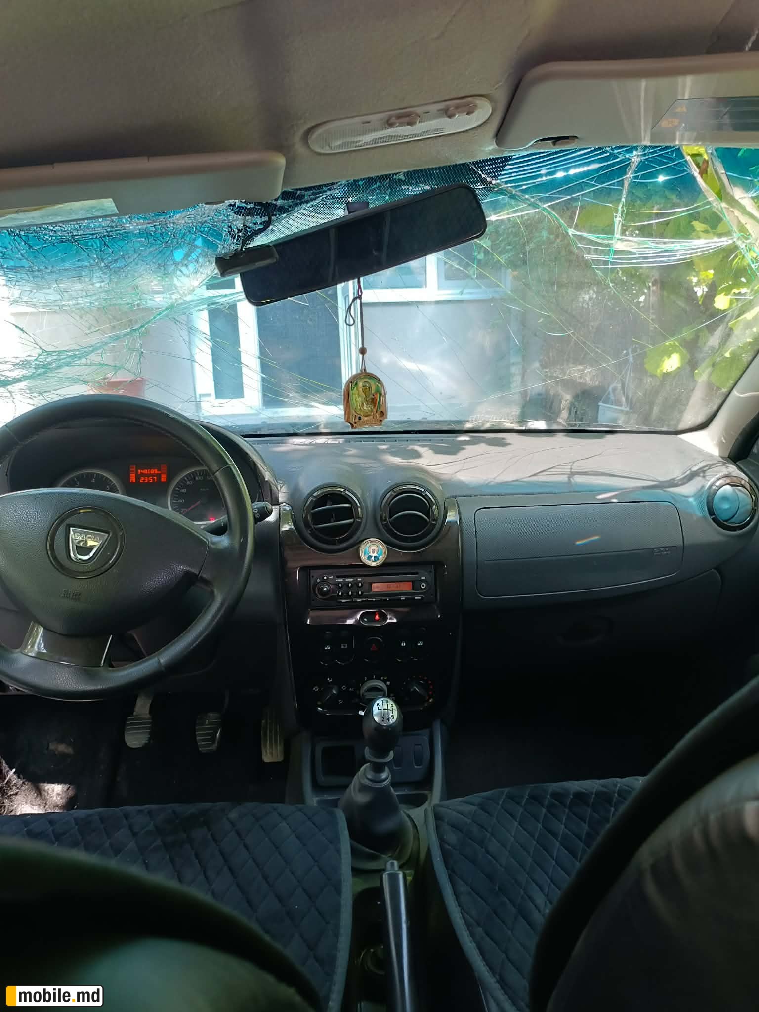 2013 Dacia Duster in Moldova — photo 11