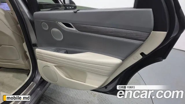2025 Genesis G80 — photo 25