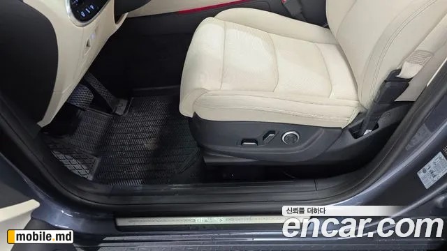 2025 Genesis GV70 — photo 29