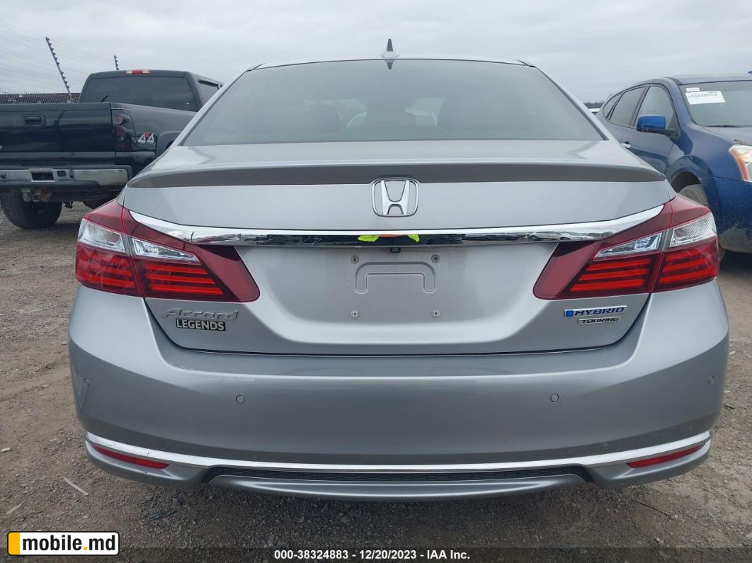 2017 Honda Accord — photo 17